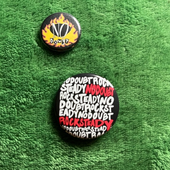No Doubt Buttons - Picture 2 of 4
